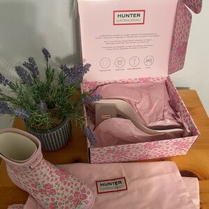 New in box: Womens Hunter x LoveShackFancy Play™ Rain Boot - Rose Heart